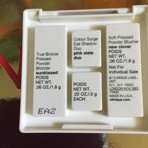 Beautiful box with tie bow, makeup and facial wash - Picture 4 of 5