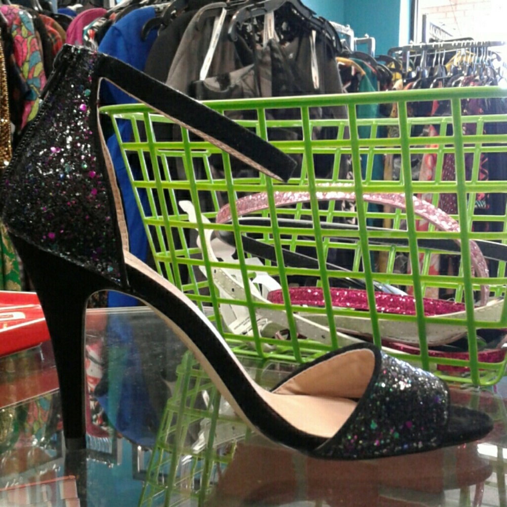 Shoe dazzle glitter heels