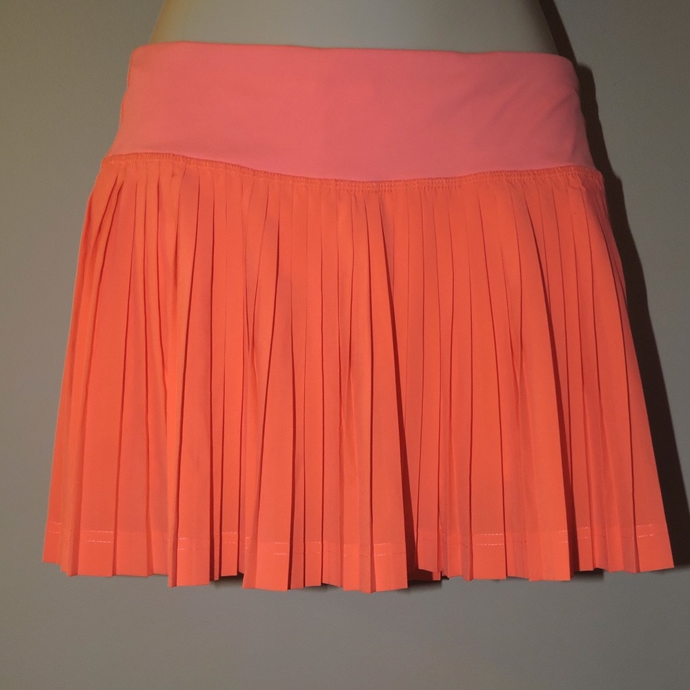 Lululemon pleat to street skirt