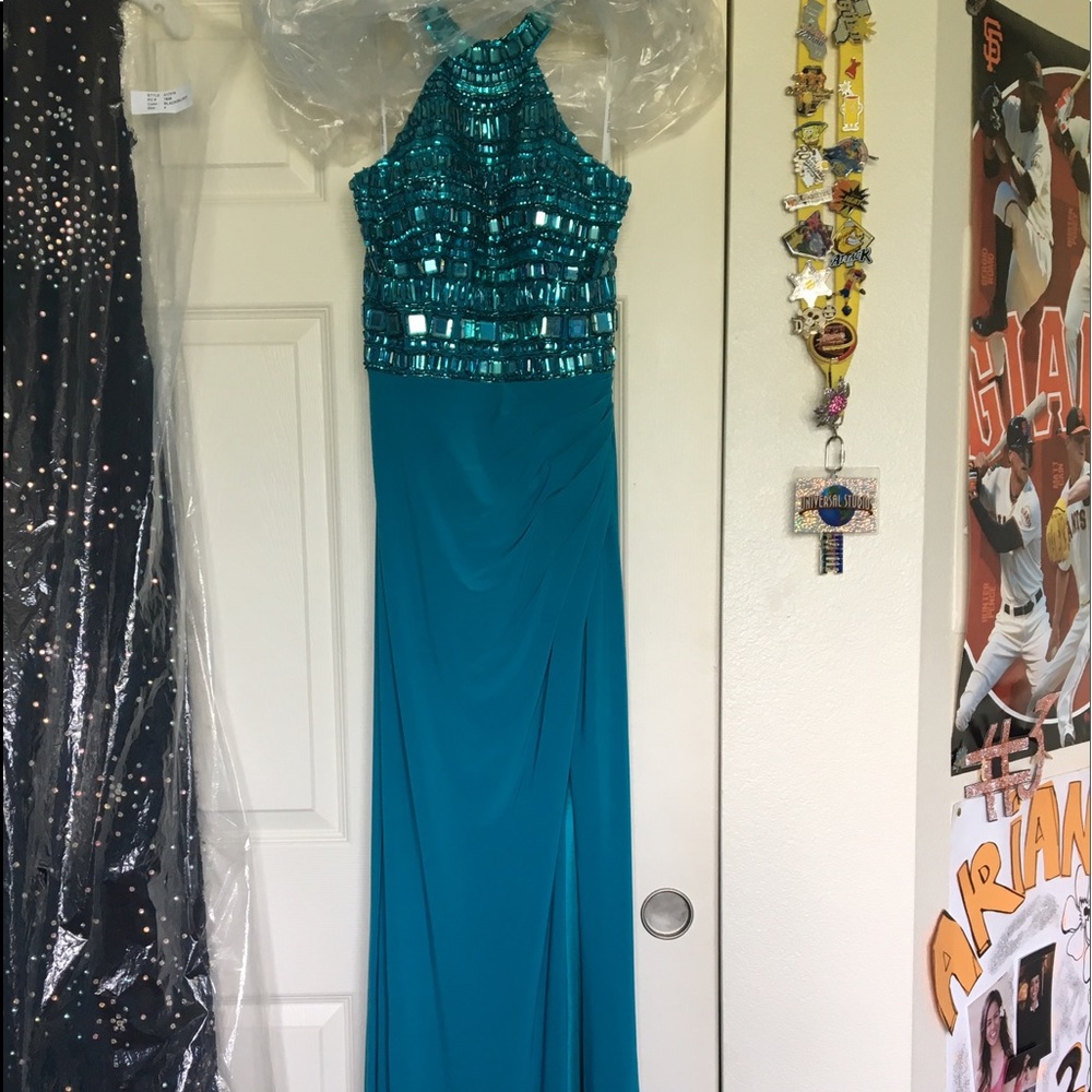 Dress - Picture 2 of 2