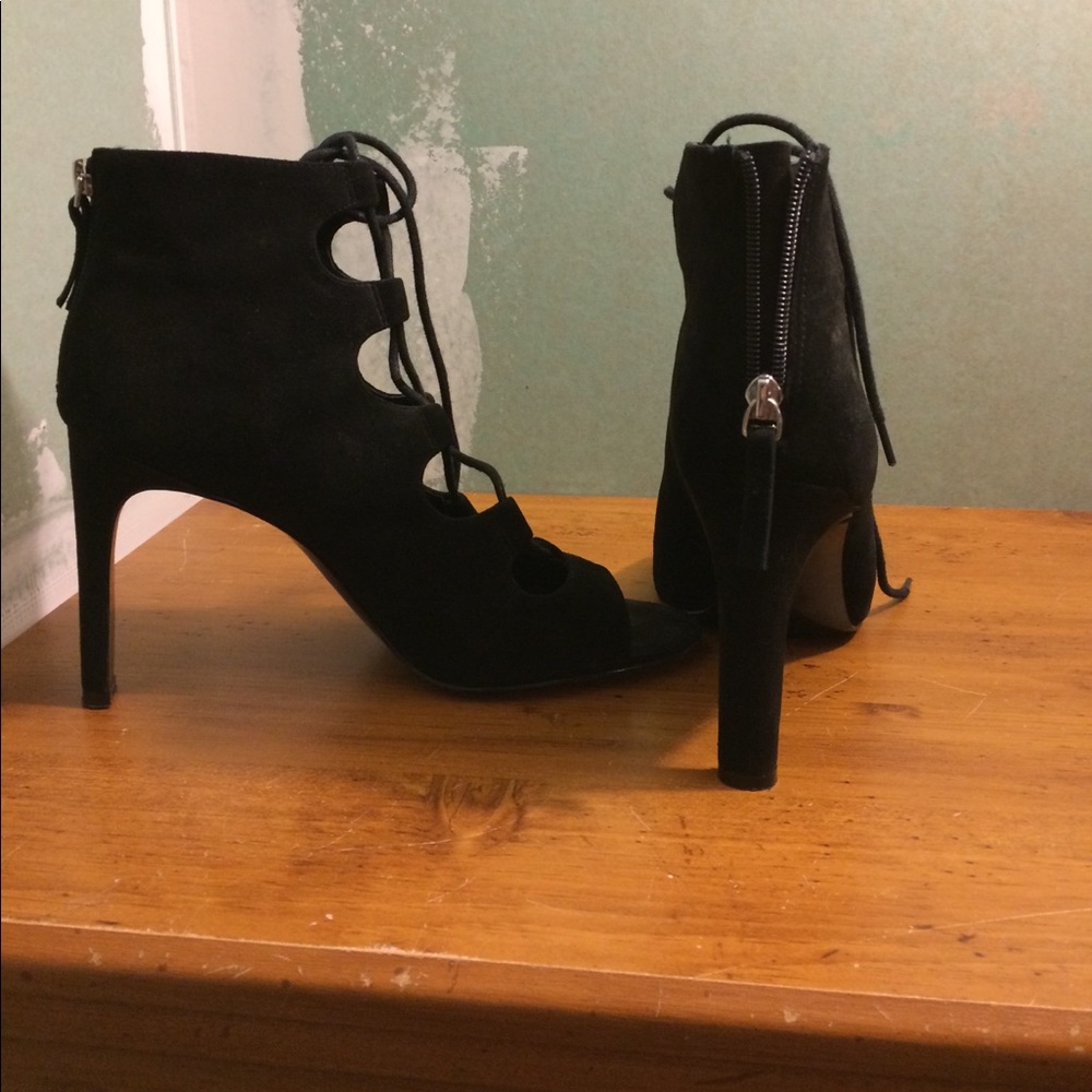 Nine West open toed black heels