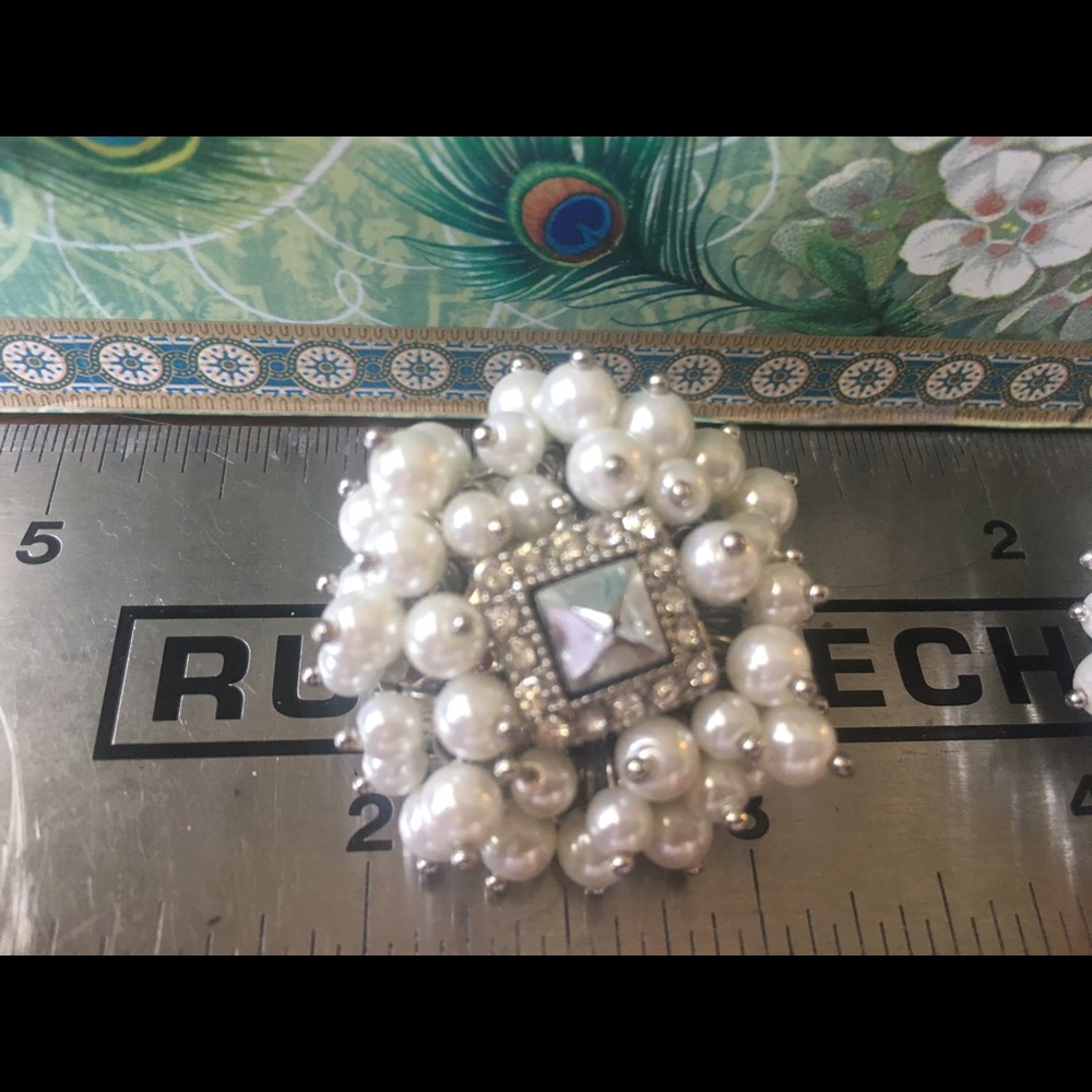 Pearls clip on earring