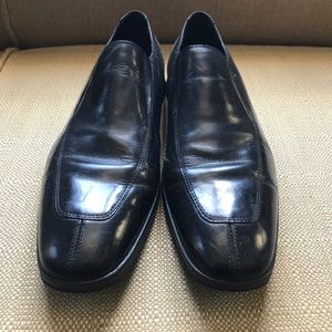Preowned Cole Haan Nike Air loafers.