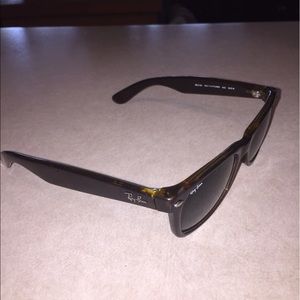 Ray Ban New Wayfarer sunglasses