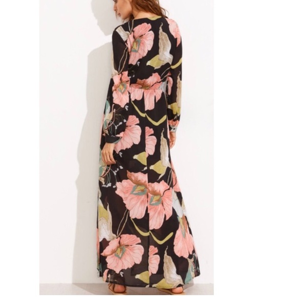 |•New FLORAL V NECK MAXI DRESS - Picture 3 of 4