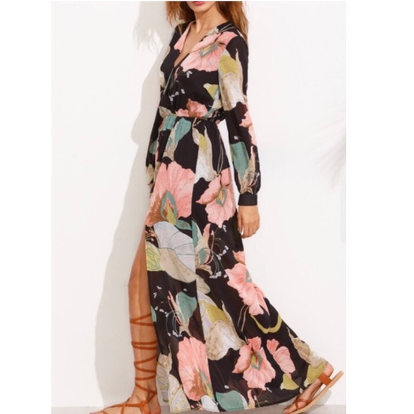 |•New FLORAL V NECK MAXI DRESS - Picture 4 of 4