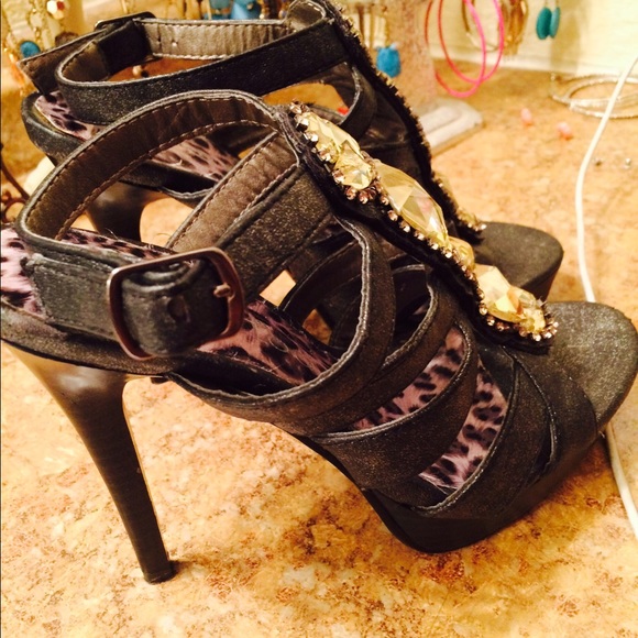 Super cute high heels size 5 - Picture 2 of 3