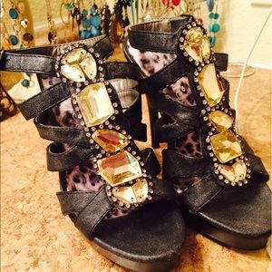 Super cute high heels size 5