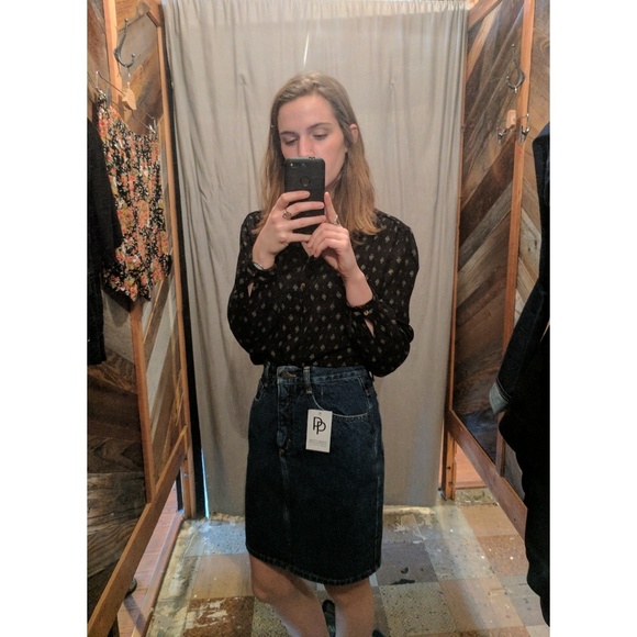 Meet your Posher, Ali - Picture 2 of 2