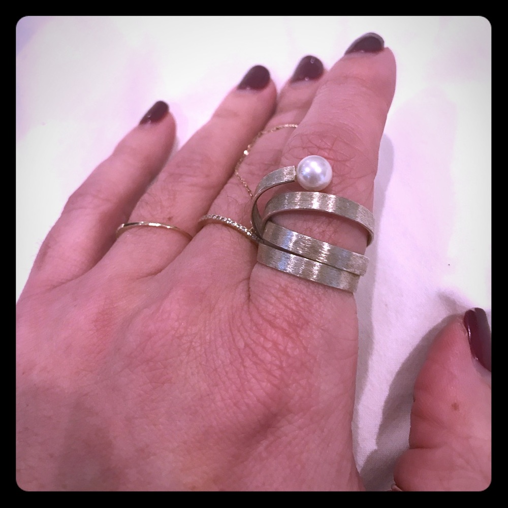 Fine silver and genuine freshwater pearl ring