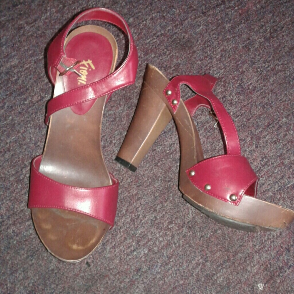 Clog heels