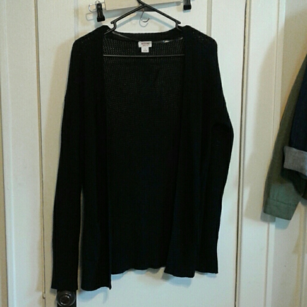 Black open front cardigsn