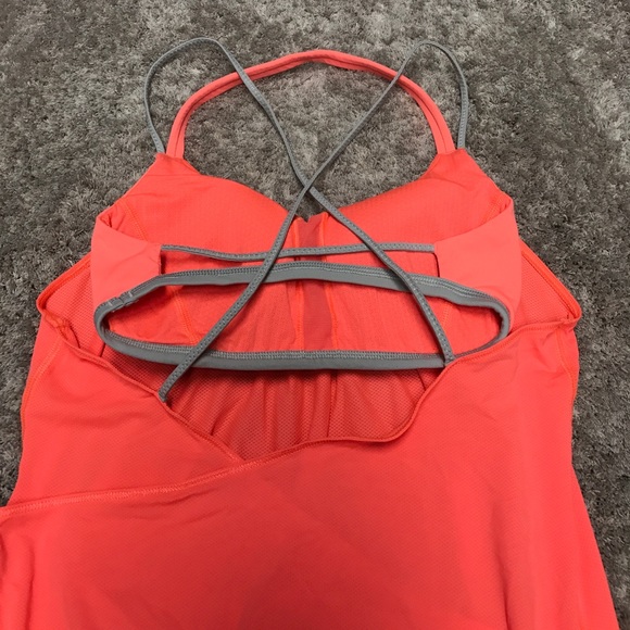 Lululemon top with built in bra - Picture 3 of 4