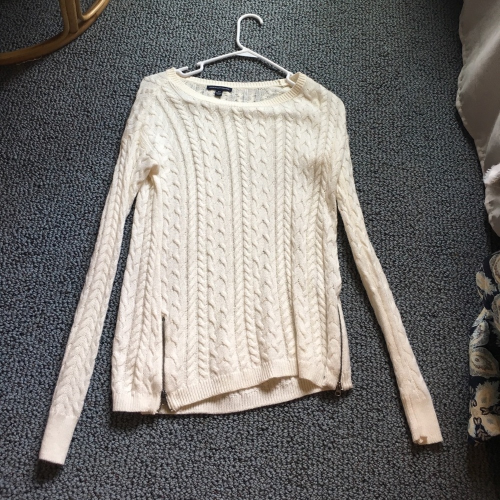 American Eagle sweater