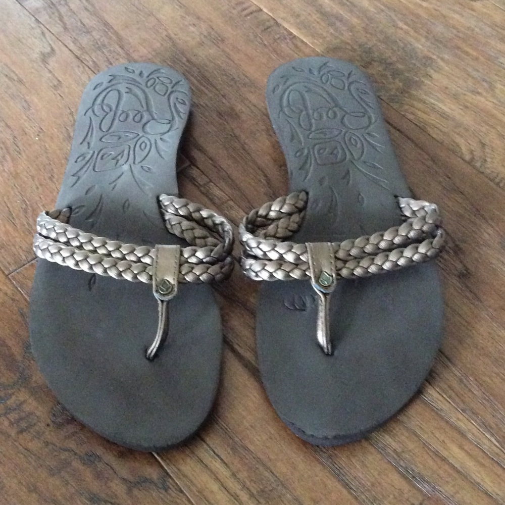 Reef Twisted Bronze/Brown Flip Flop Size 8