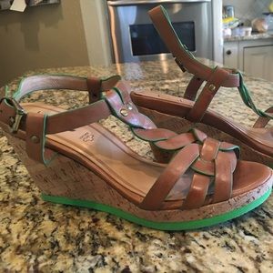 Camel colored wedge with fun green trim