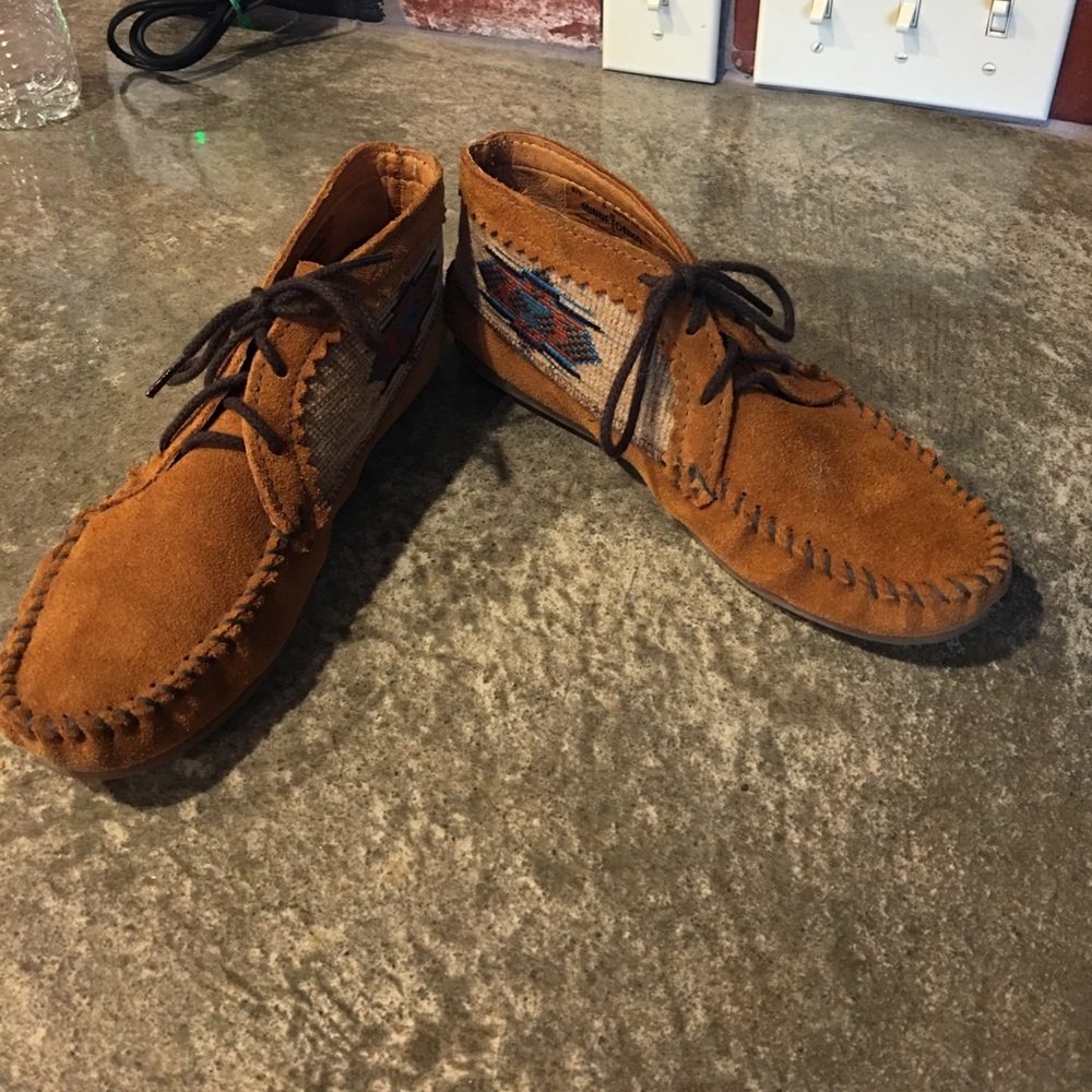 Great condition Minnetonka moccasins