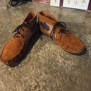 Great condition Minnetonka moccasins