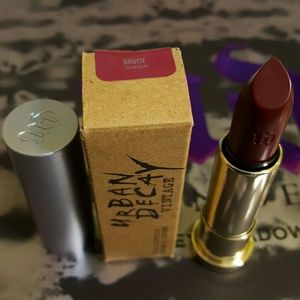 Urban Decay Vintage "Bruise"