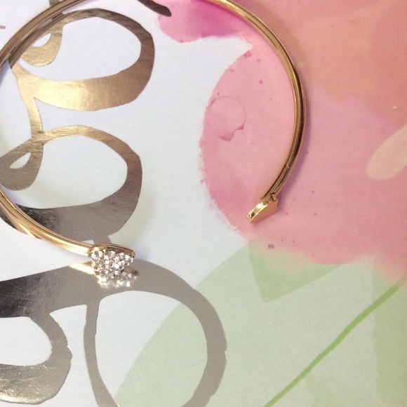 SOLD OUT!!!Hearts Bracelet ❤️ NEW - Picture 2 of 4