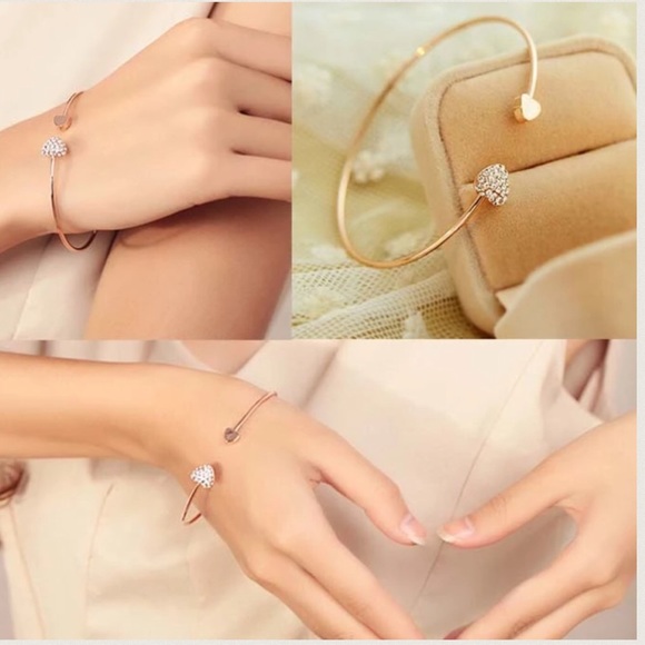 Jewelry - SOLD OUT!!!Hearts Bracelet ❤️ NEW