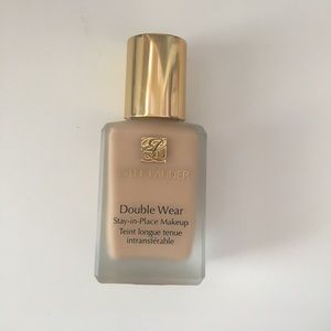 Estée Lauder Double Wear Stay-in-Place Makeup 2N1