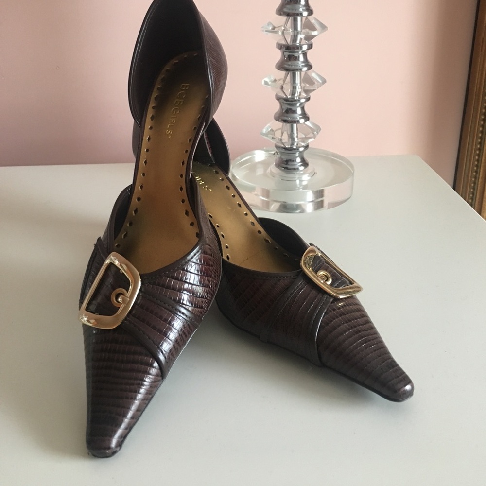 Excellent condition!  BCBG kitten heel