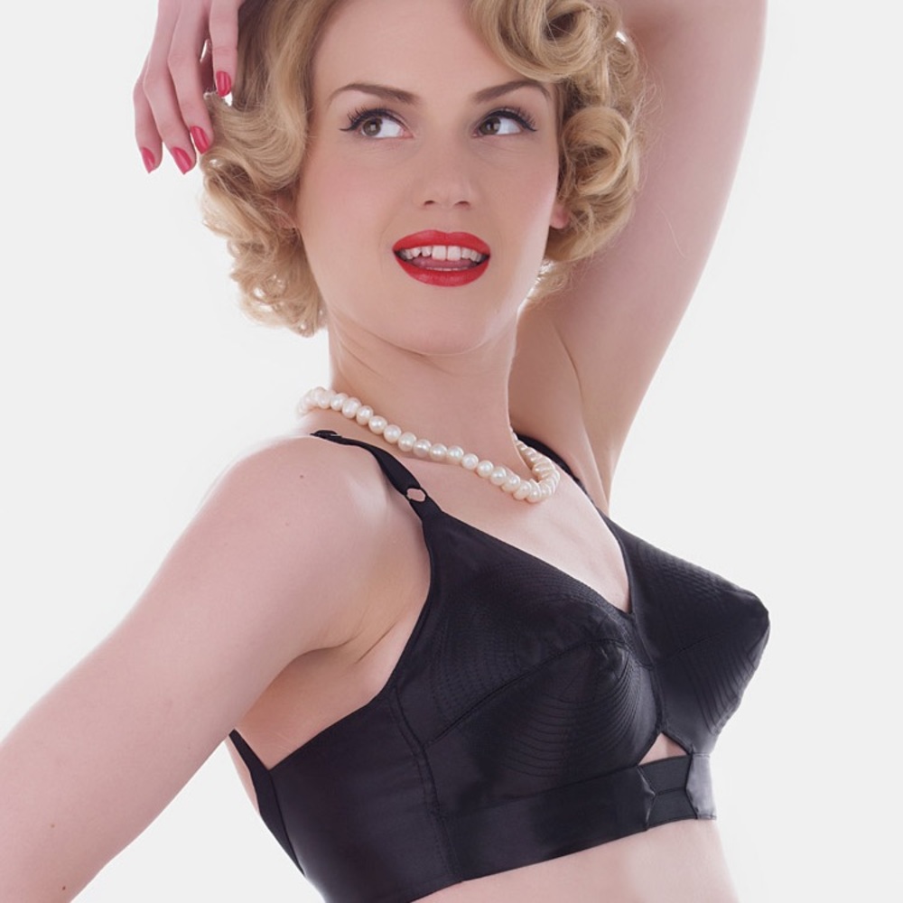 What Katie Did black bullet bra, NWOT