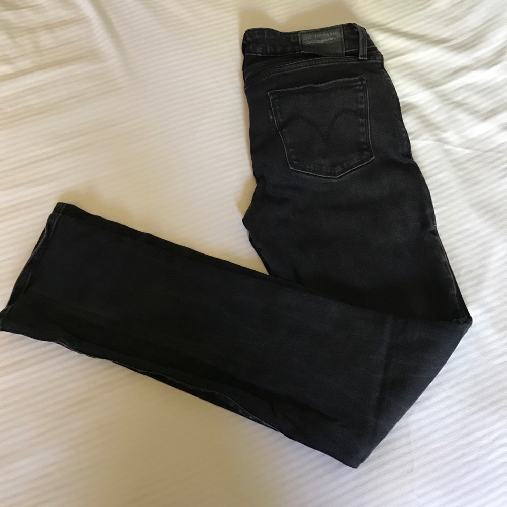 Black mid rise skinny Levi's