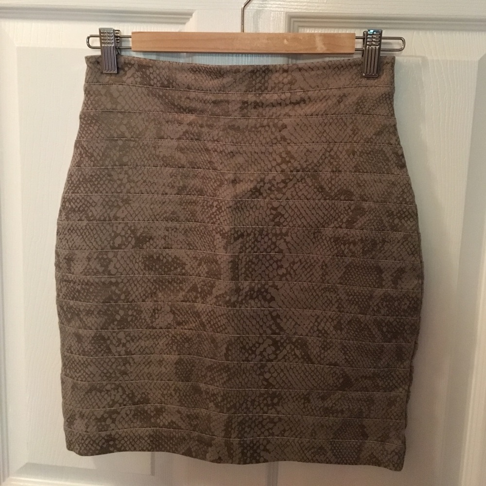 Express taupe snakeskin print banded skirt
