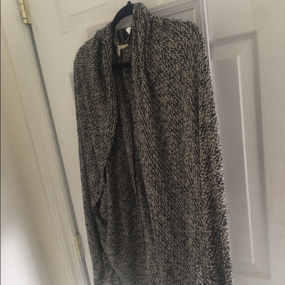 Bundle of 2 super cute, lightly worn cardigans!