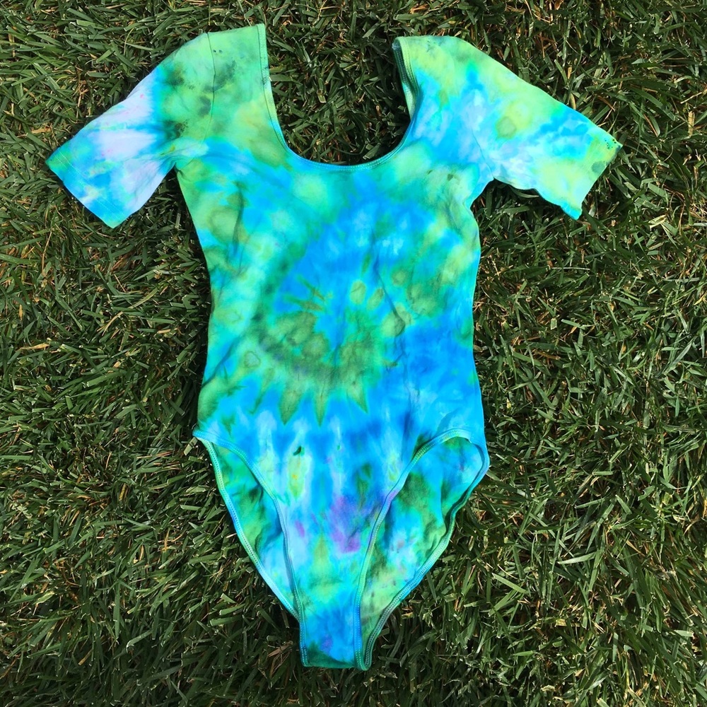 Spiral hand dyed green and blue body suit! 💚💙