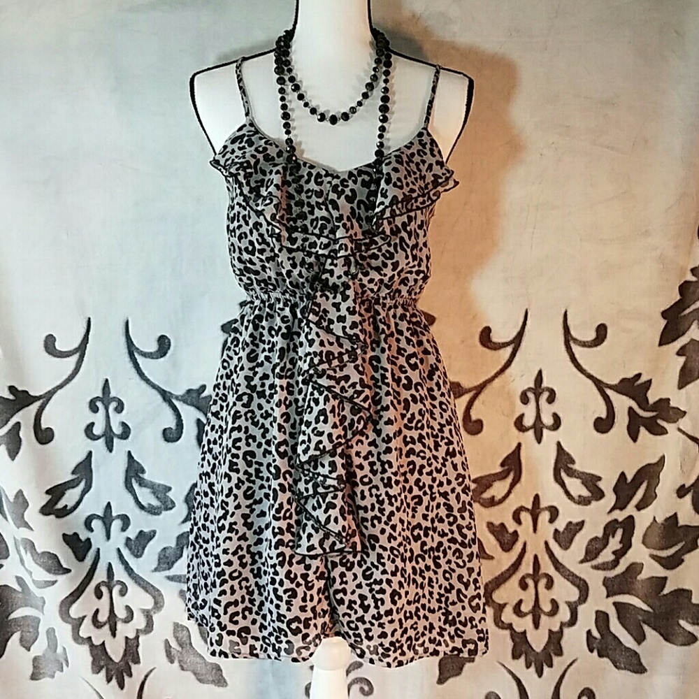 Grey and black cheetah print ruffle dress S euc