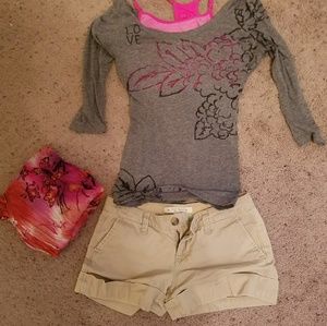 American Eagle Lightweight floral gray top