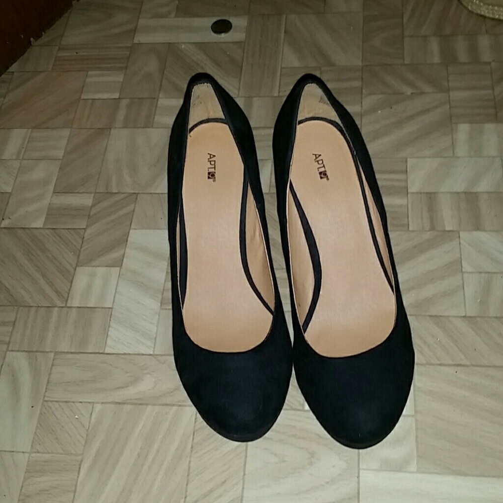 APT 9 Black Felt material wedges