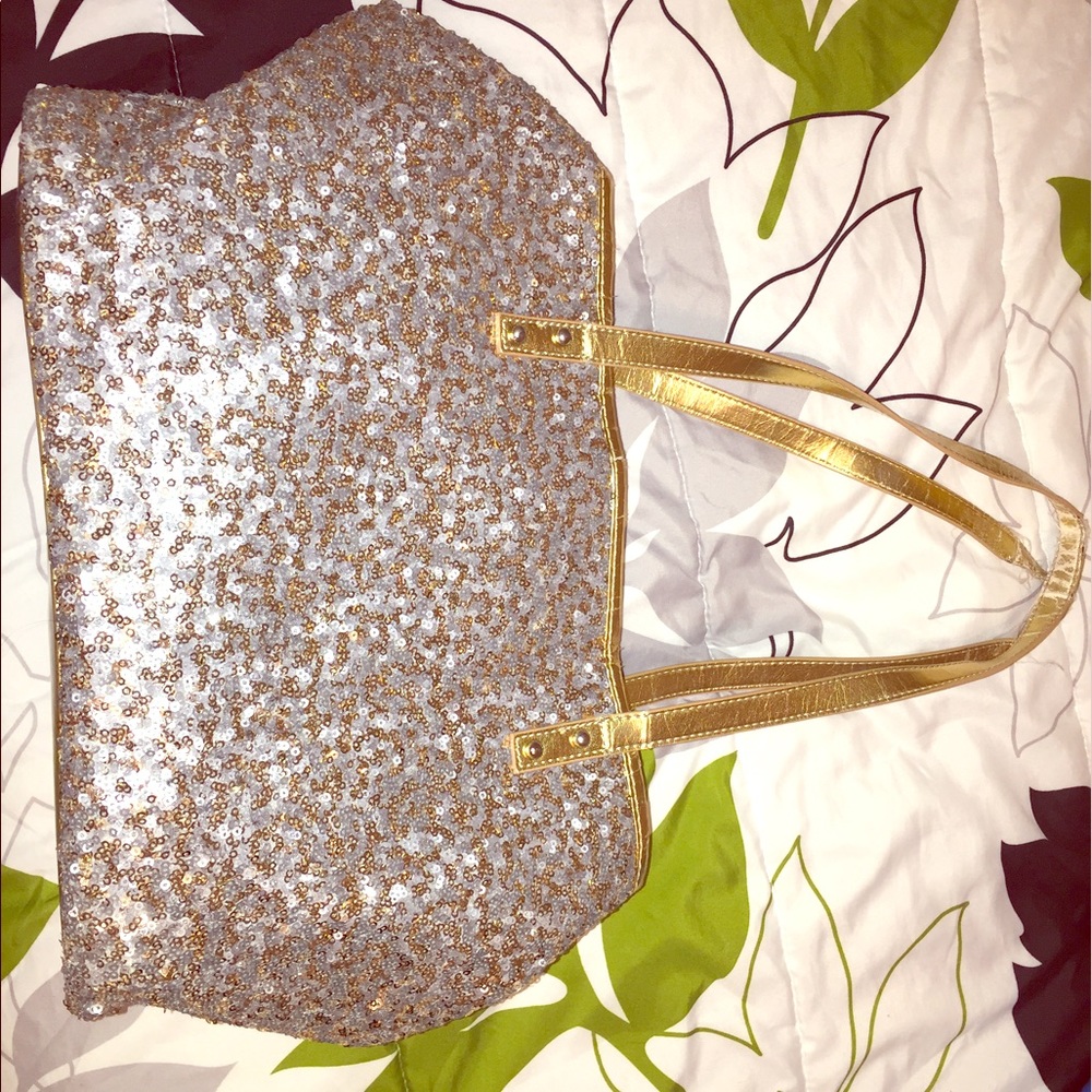 Super cute nine west sequin purse bag w/defect