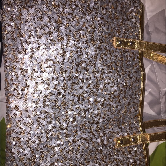 Super cute nine west sequin purse bag w/defect - Picture 4 of 8