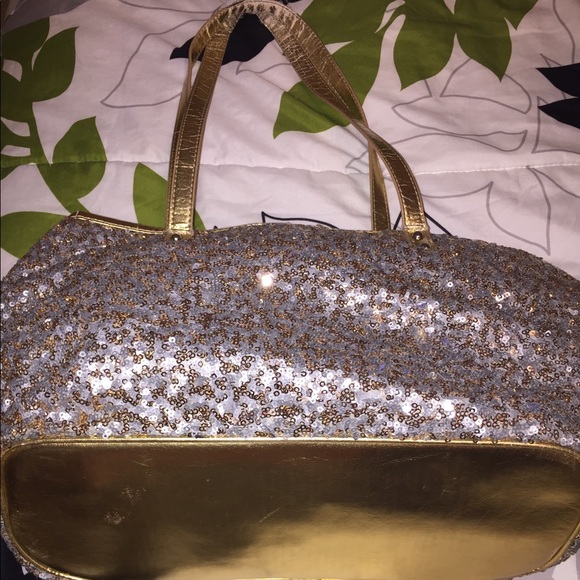 Super cute nine west sequin purse bag w/defect - Picture 7 of 8