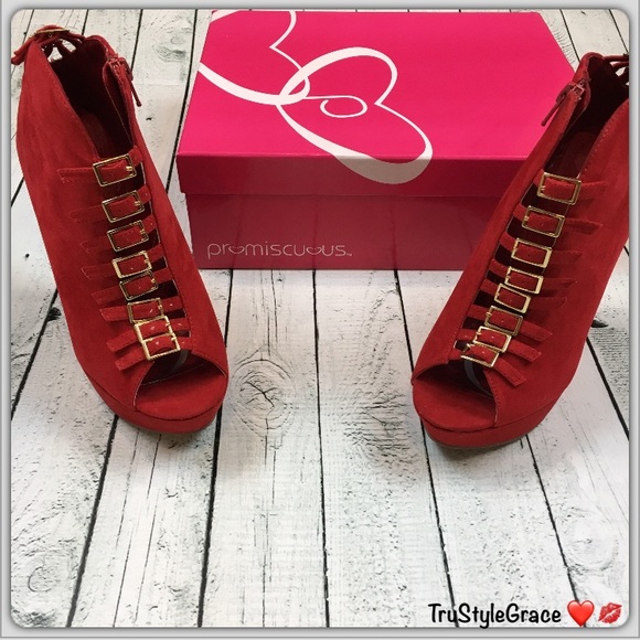 BNIB 🍂 Vegan Suede Red Open Toe Platform Booties - Picture 2 of 8