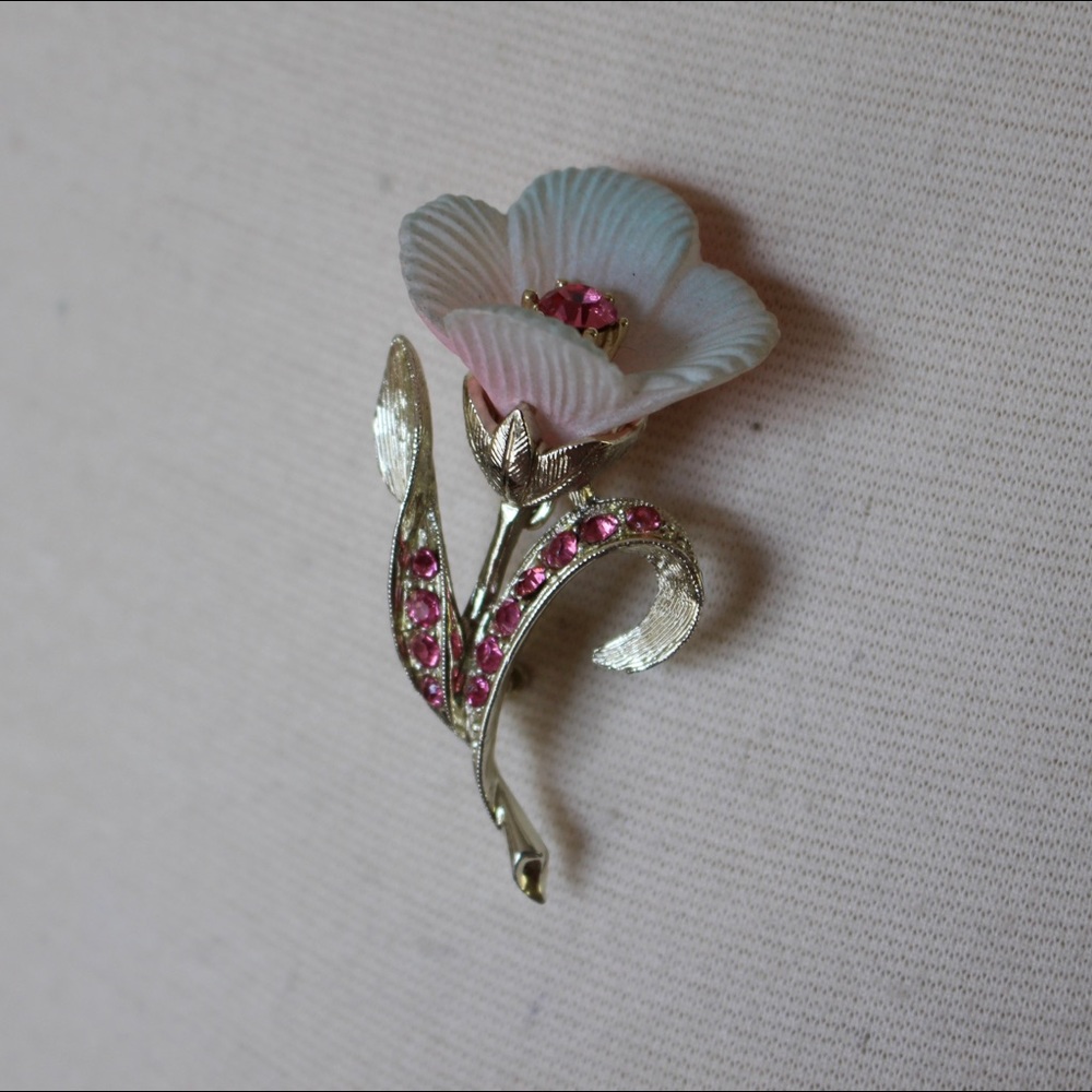 Vintage 1970s Flower Floral Rhinestone Brooch Pin