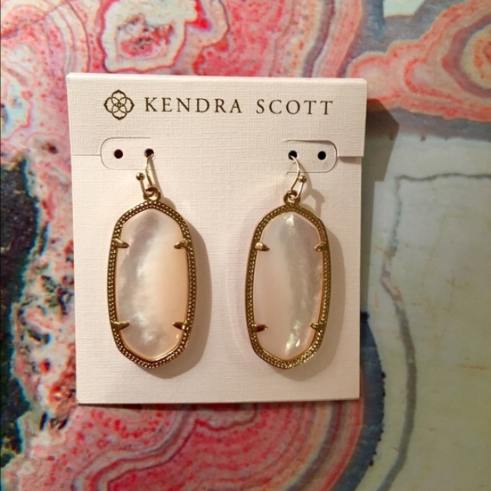 NWT Kendra Scott Ivory Pearl & Gold Elle Earrings