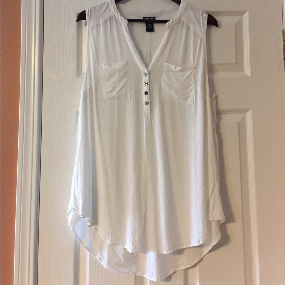 High-Low Double Pocket V-Neck Blouse