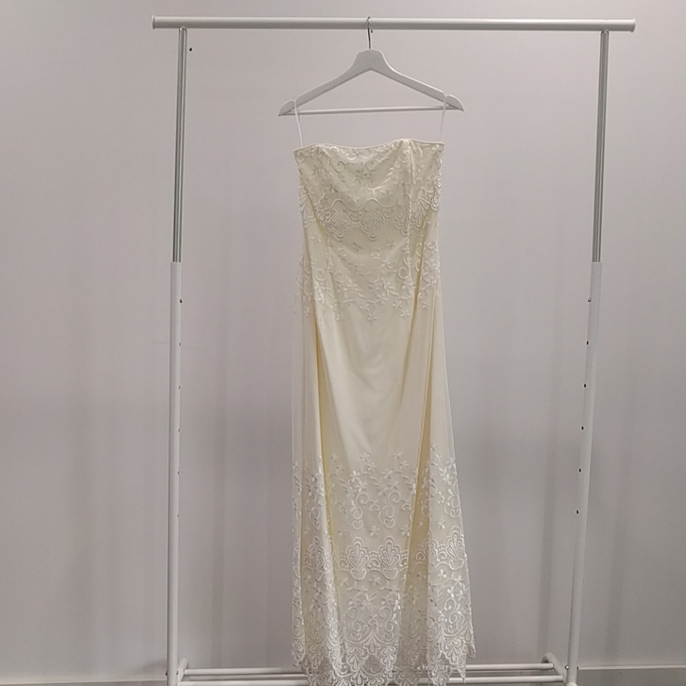 Jessica McClintock // Ivory Dress // US 10