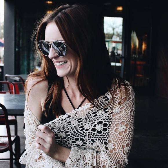 Meet your Posher, Courtney - Picture 1 of 1