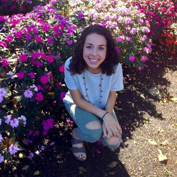 Meet your Posher, Leah - Picture 1 of 1