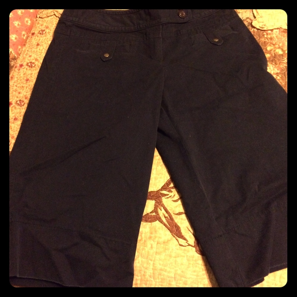 LOFT capris with a flow leg black