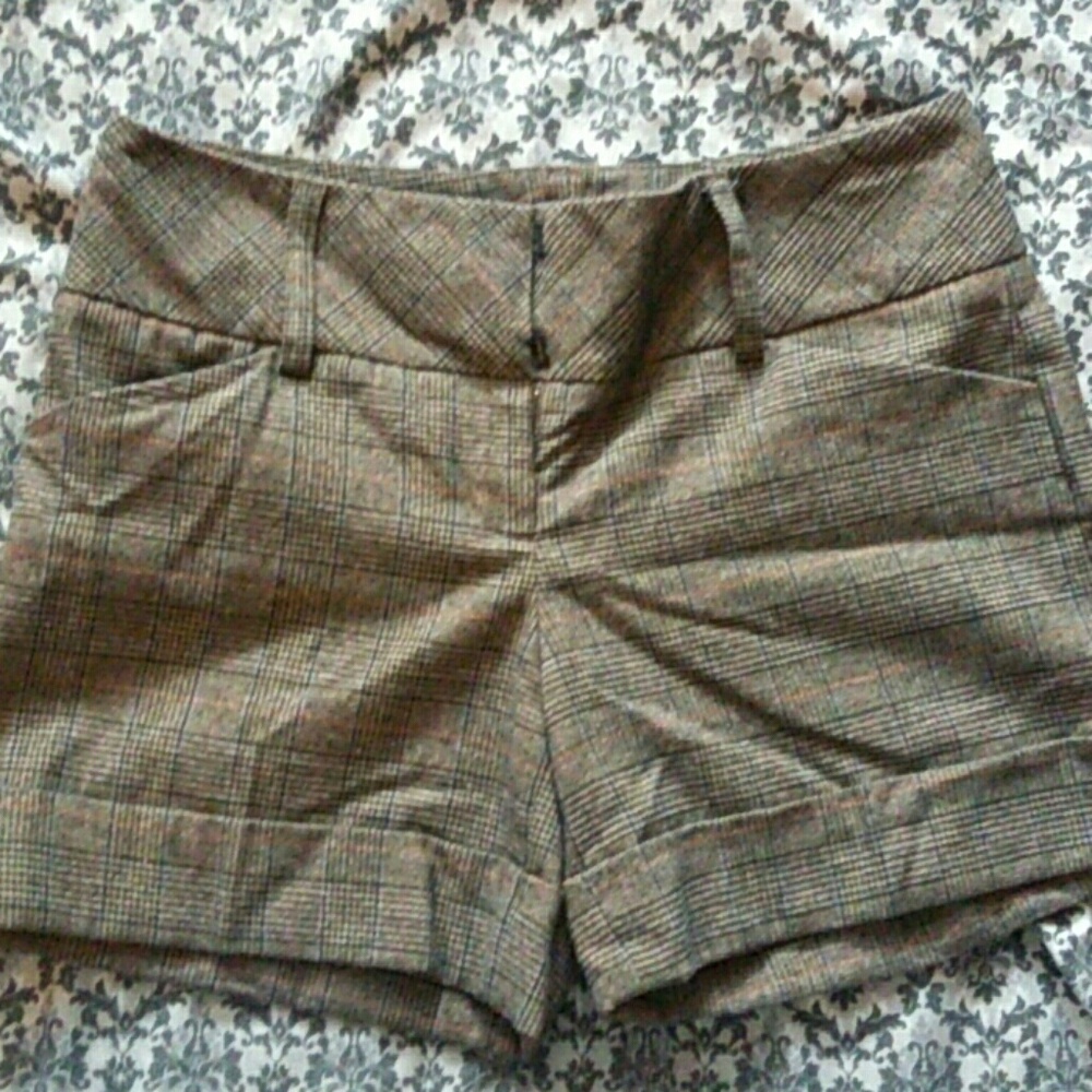 *SOLD* Classic plaid shorts