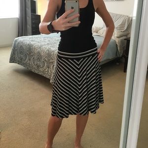 LOFT Pull On Skirt LIKE NEW