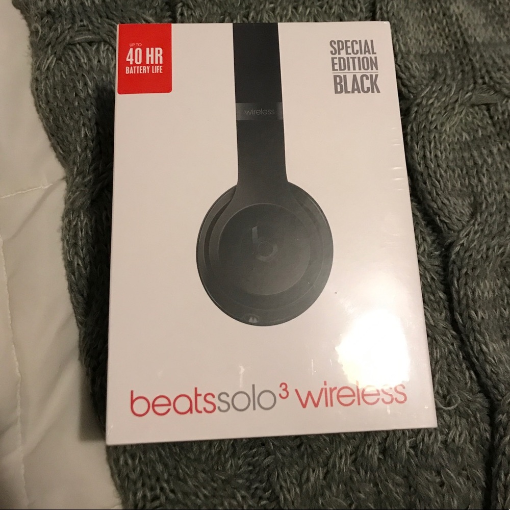 Beats solo3 wireless headphones