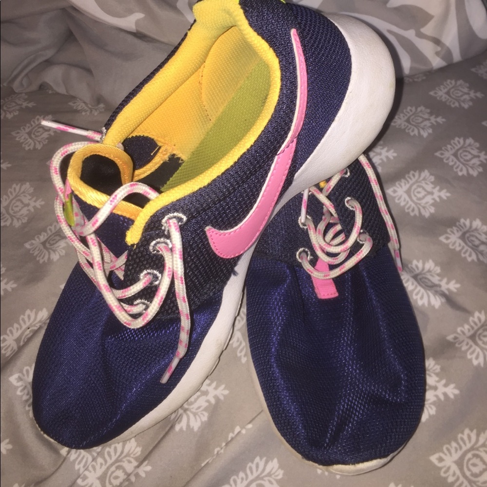 Nike roshes